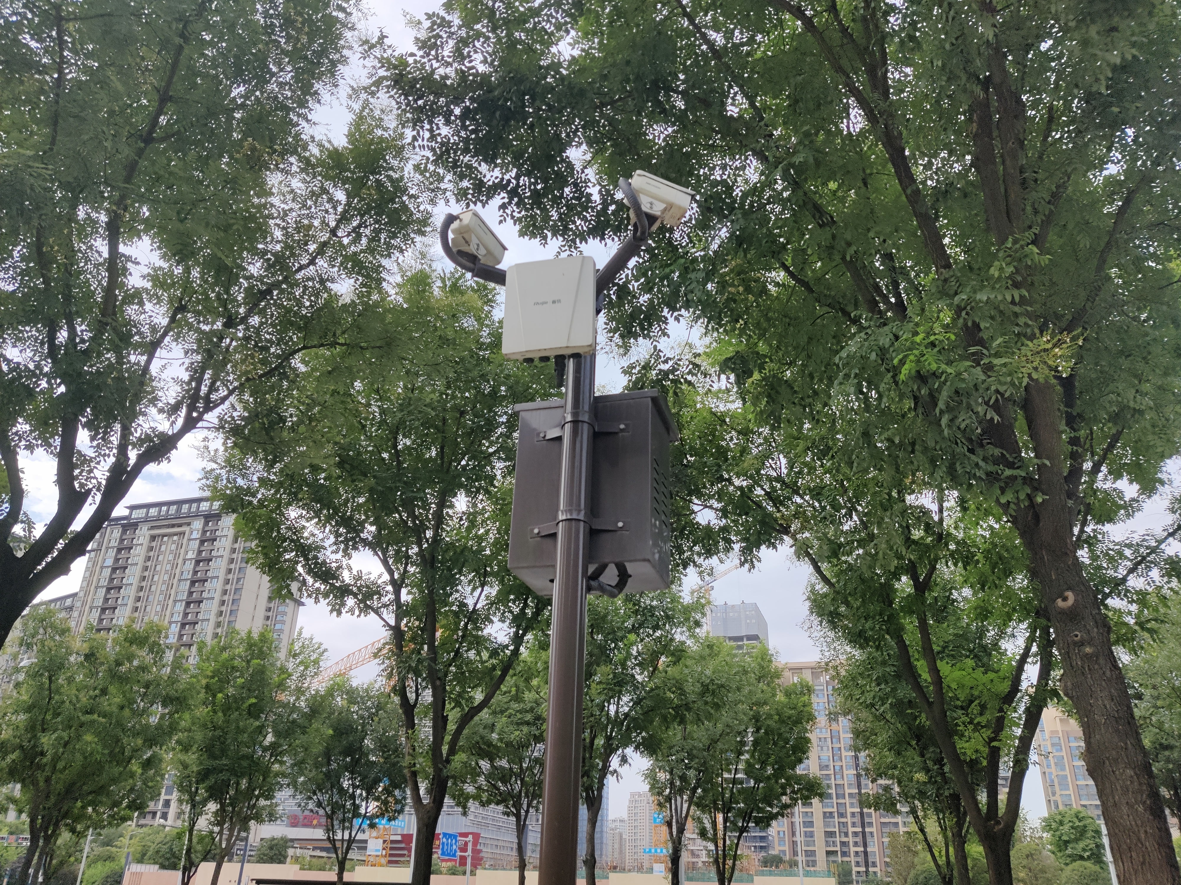 自然景區(qū)如何用AI視頻分析報(bào)警系統(tǒng)管理？