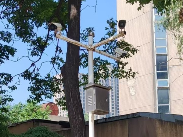 工廠安裝智能監(jiān)控攝像