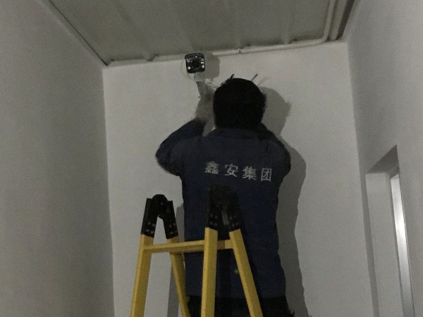 室內(nèi)安裝視頻監(jiān)控攝像頭
