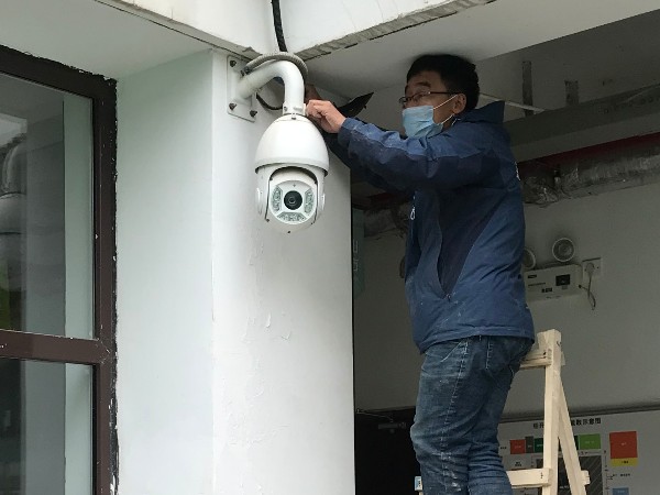 專業(yè)問題交給專業(yè)人士解決，西安監(jiān)控攝像頭維修就找鑫安安防！